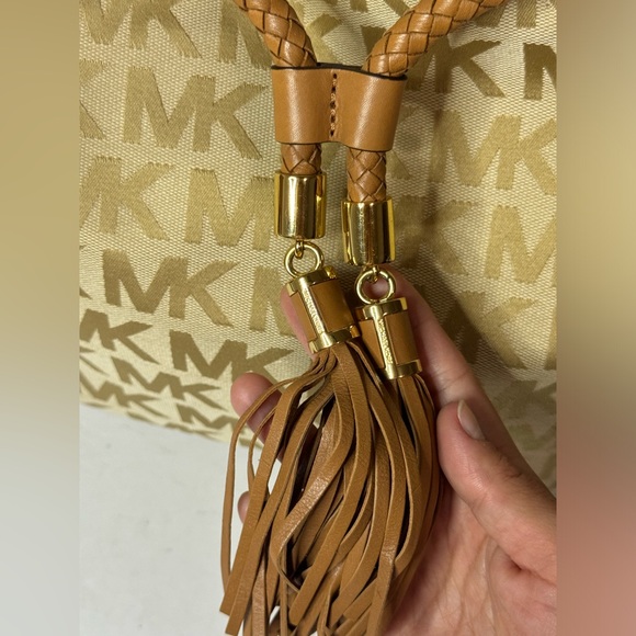 Michael Kors Jet Set Large Gathered Tote Beige/Camel Jaquard - Picture 9 of 12